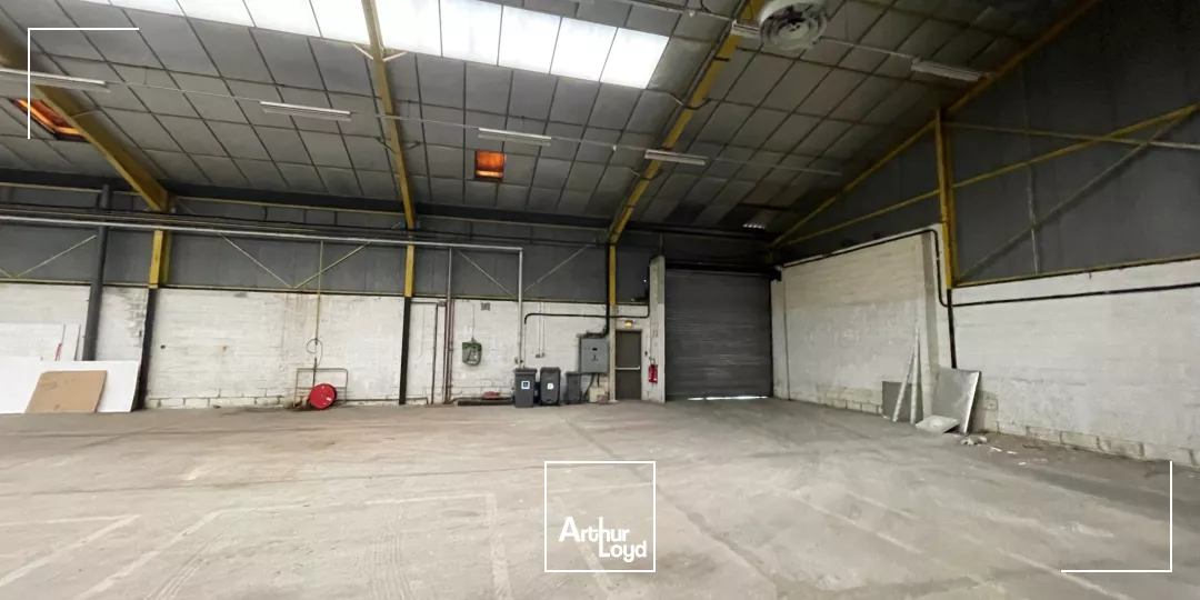 LOCAUX D'ACTIVITÉ - A VENDRE- 1000 M2 - SAINT-QUENTIN :