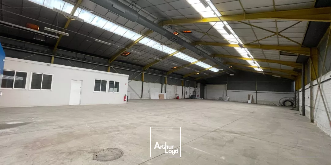 LOCAUX D'ACTIVITÉ - A VENDRE- 1000 M2 - SAINT-QUENTIN :