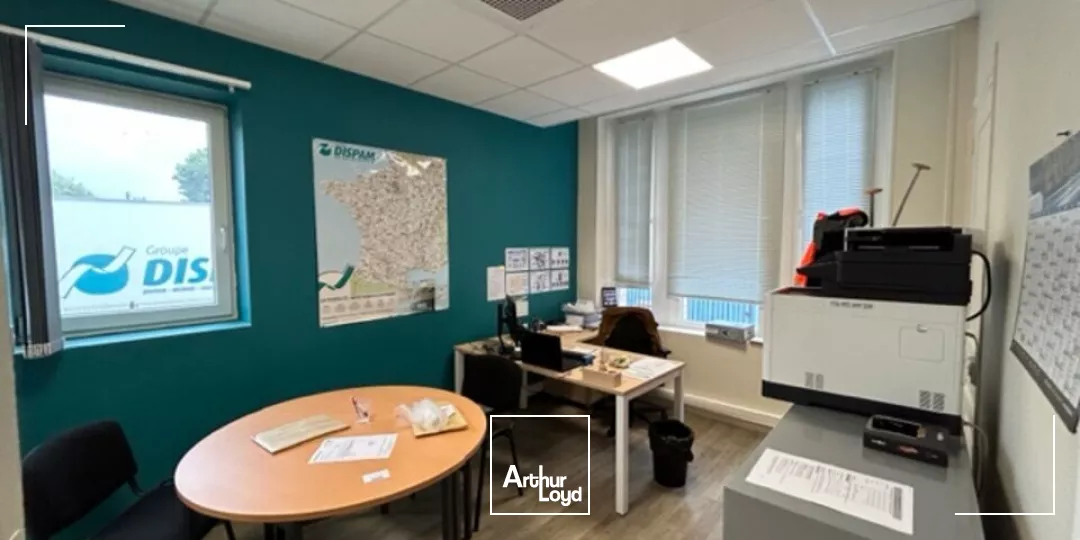 ENTREPOT - ATELIER à VENDRE de 1920 m²