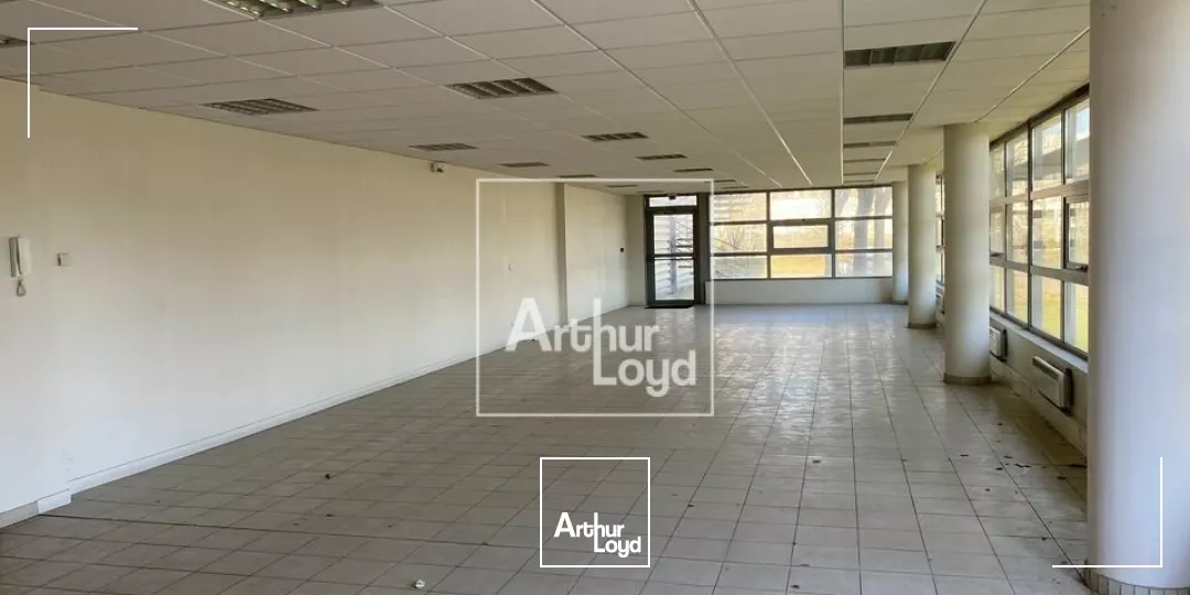 Belles cellules d' activité à louer - COMBS LA VILLE