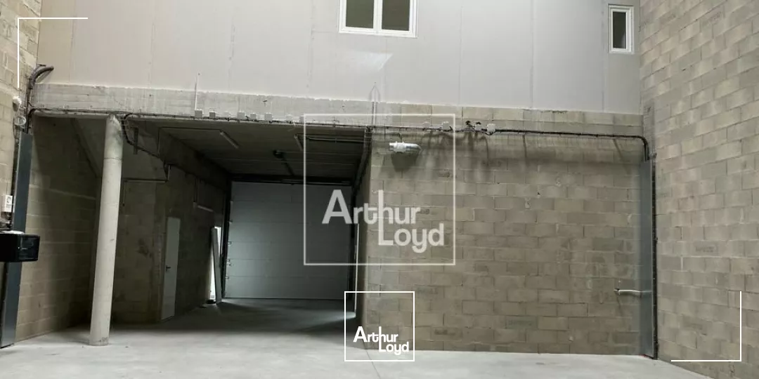 Local d'activité traversant à louer - ETRECHY