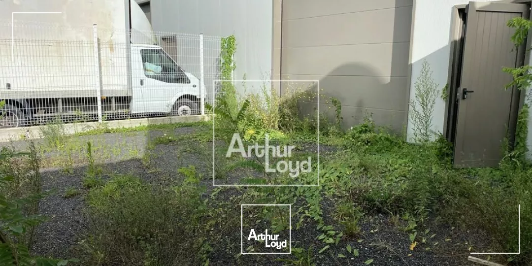 Local d'activité traversant à louer - ETRECHY