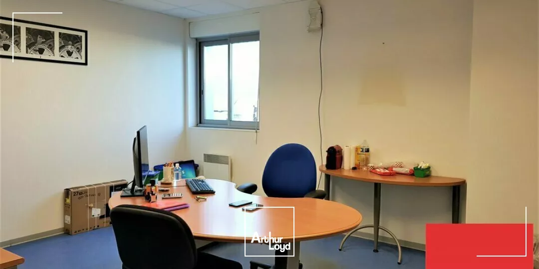 À VENDRE - LOCAL D'ACTIVITÉ DE 250M² - ZA CHASSENEUIL DU POITOU