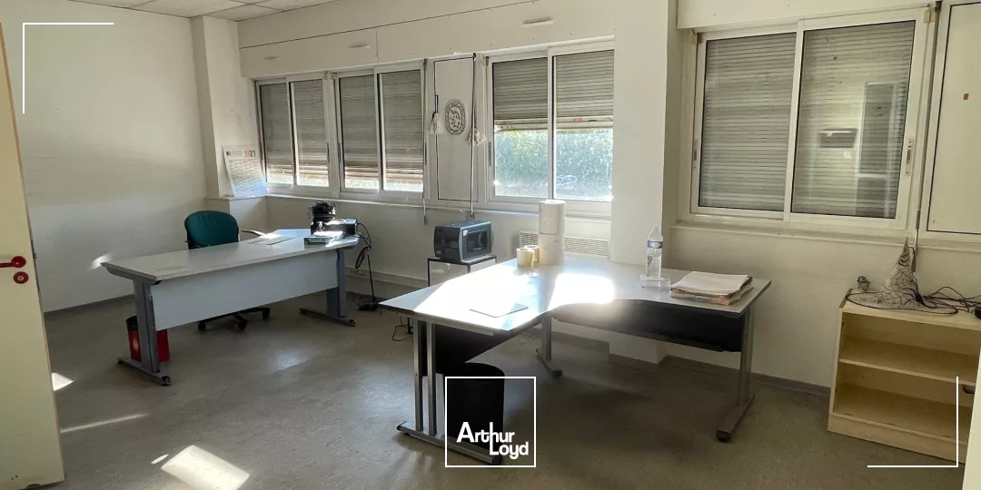 Entrepôts à vendre à VAL DE REUIL 27100