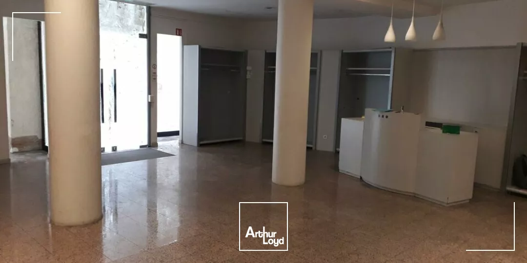 A LOUER Local commercial rue piétonne