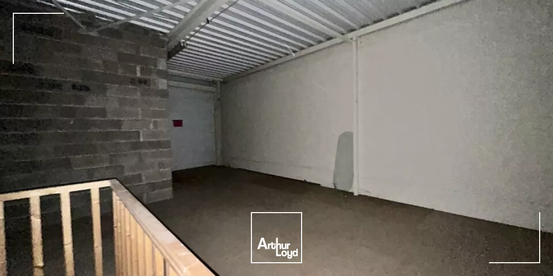 LOCAL COMMERCIAL à LOUER de 1270.95 m²