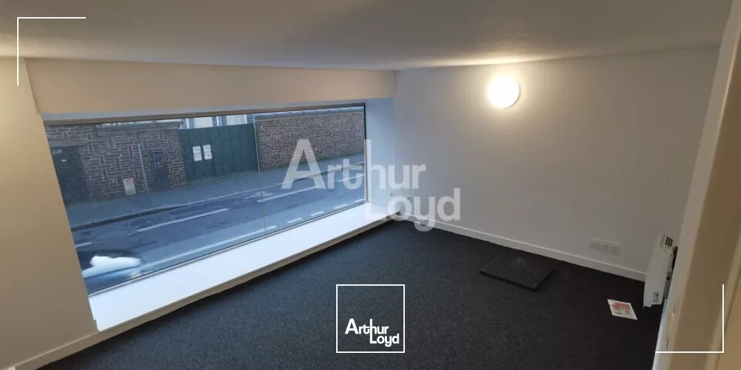 RENNES ST HELIER - BUREAUX A LOUER - 84 M² 