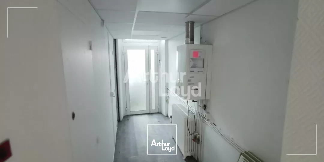 RENNES ST HELIER - BUREAUX A LOUER - 84 M² 