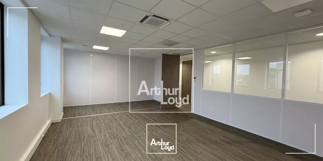 Surface de bureaux lumineux et accessibles PMR