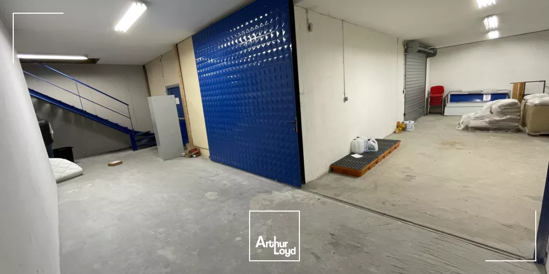  A LOUER - Local d'activité 