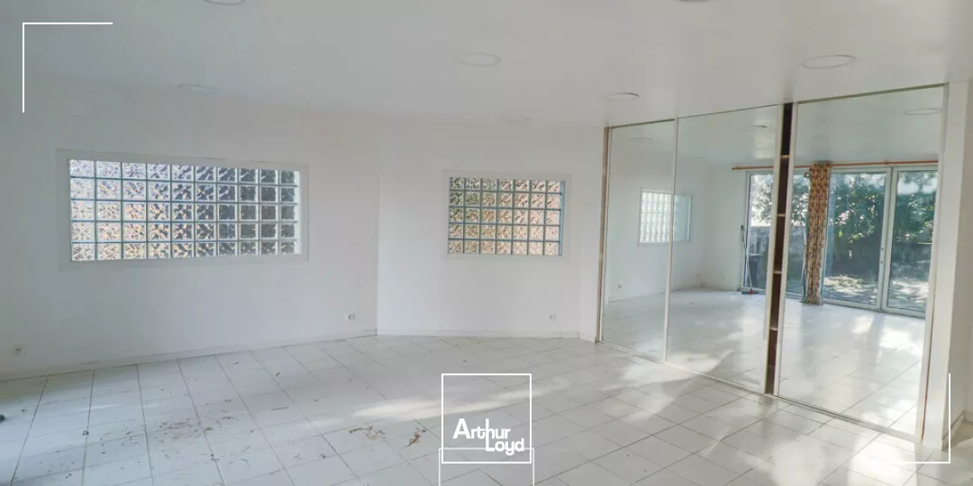 BUREAUX vente à DONZENAC 19270