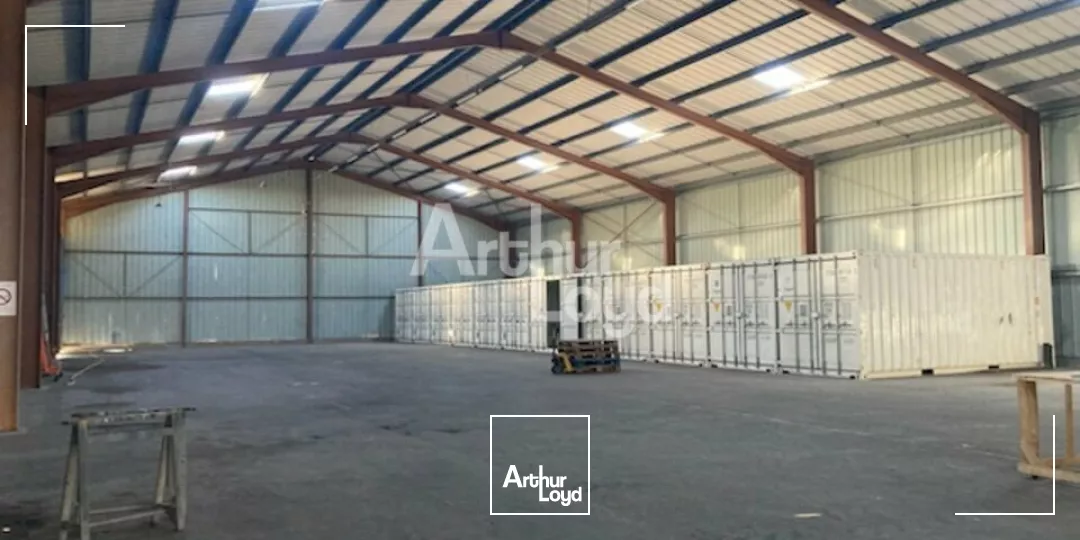 CHATEAUROUX / DEOLS - A LOUER - SITE D'ACTIVITE de 1000m² 