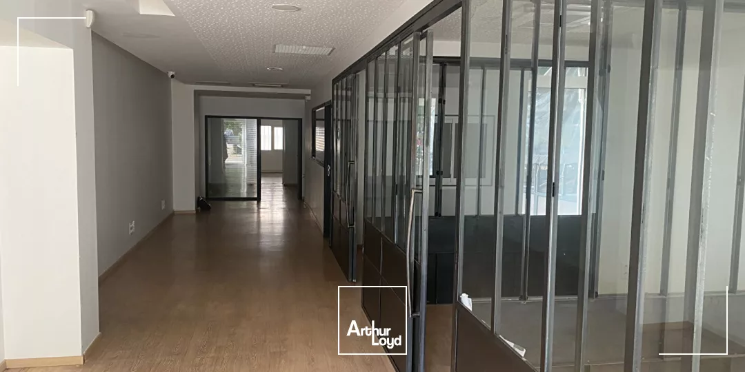 A louer LOCAL COMMERCIAL 146 M² LA ROCHELLE