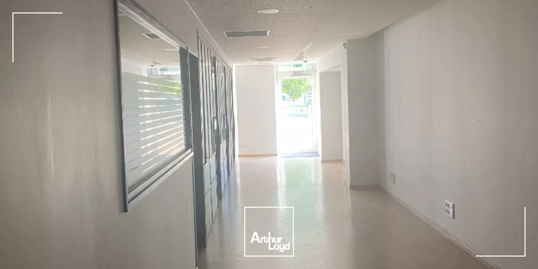 A louer LOCAL COMMERCIAL 146 M² LA ROCHELLE