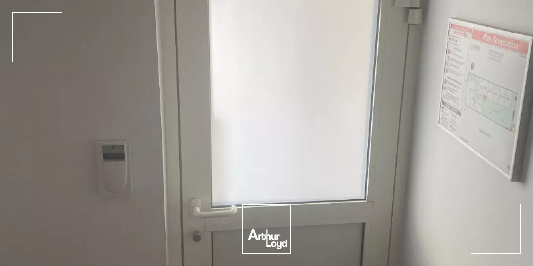 A louer LOCAL COMMERCIAL 146 M² LA ROCHELLE