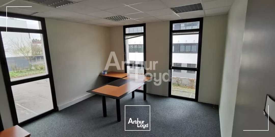 RENNES - BUREAUX A LOUER - 324 M²