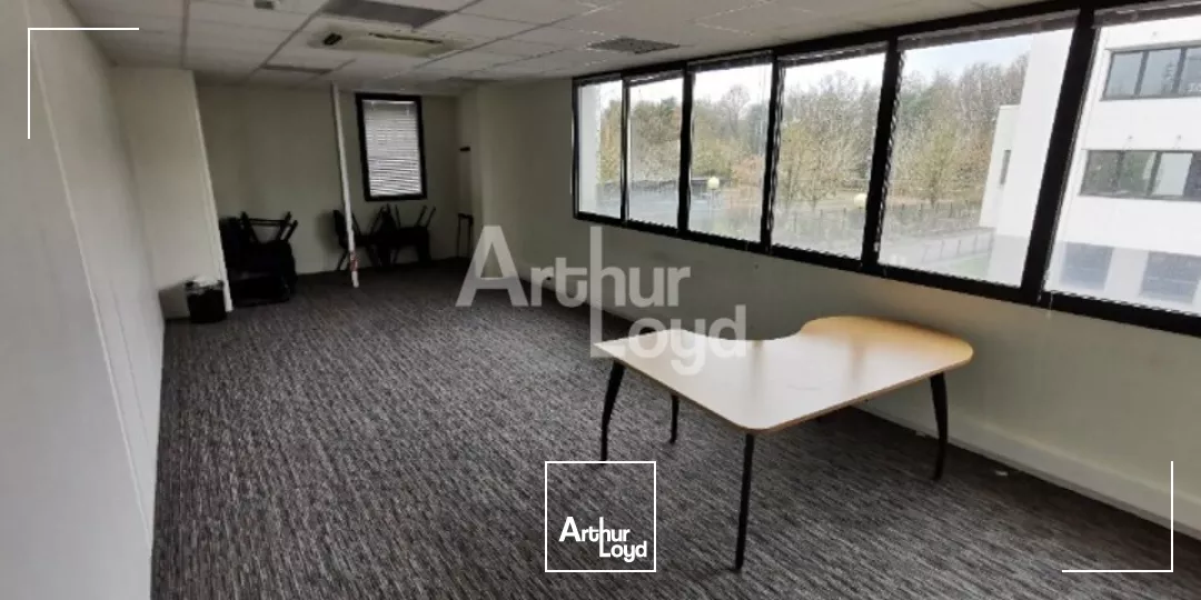 RENNES - BUREAUX A LOUER - 324 M²