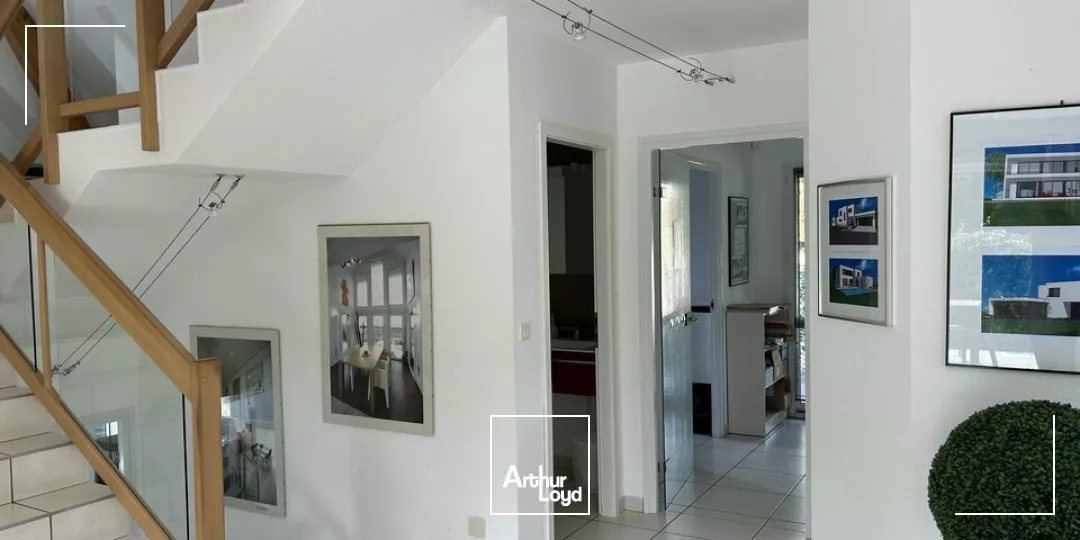 BUREAUX à VENDRE de 273 m²