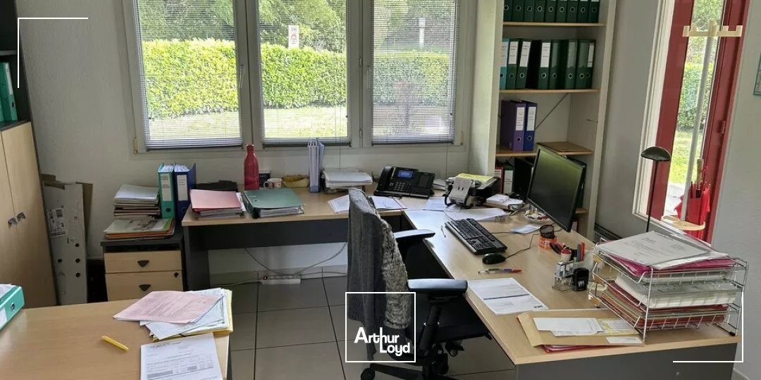 BUREAUX à VENDRE de 273 m²