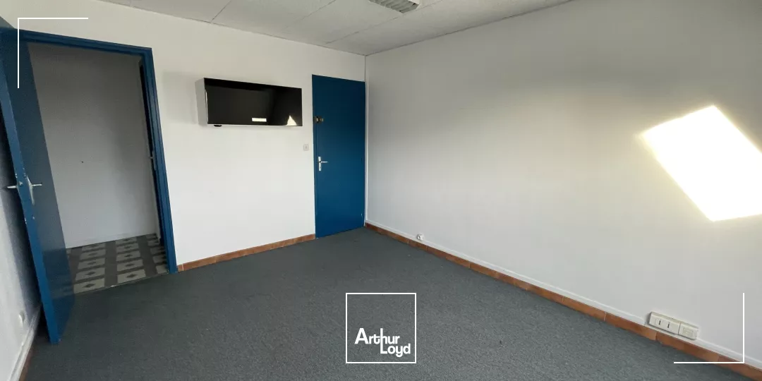 BUREAUX - 65 M2 - A LOUER - ZAC DE THER