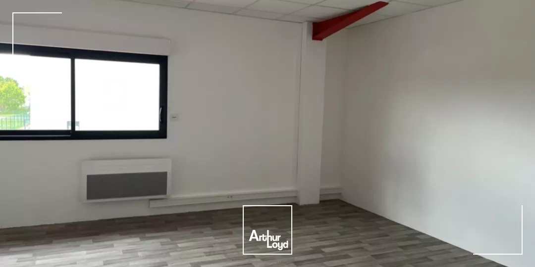 LOCATION BUREAU 112M2 -PARC ALATA