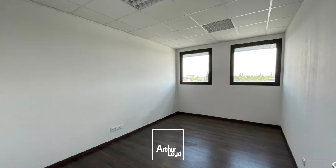 BUREAUX AVEC PARKINGS LOCATION - NIMES PERIPHERIQUE 