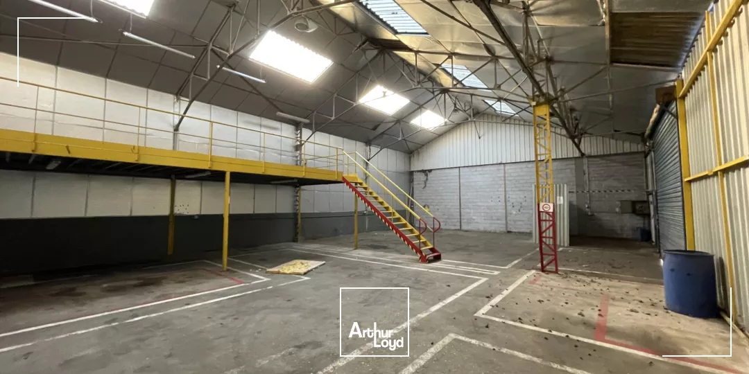 A LOUER -Local d'activité de 400 m2