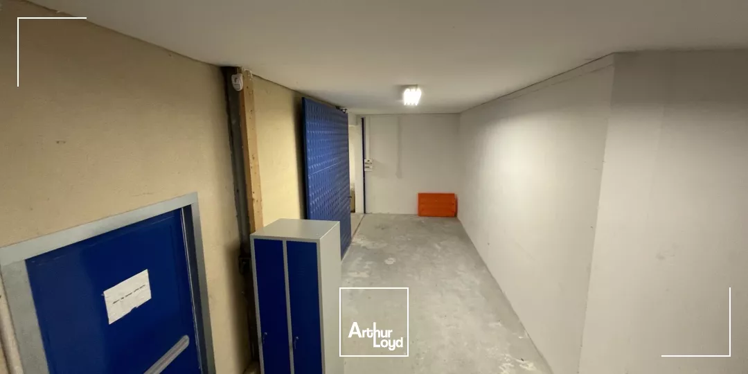  A LOUER - Local d'activité 