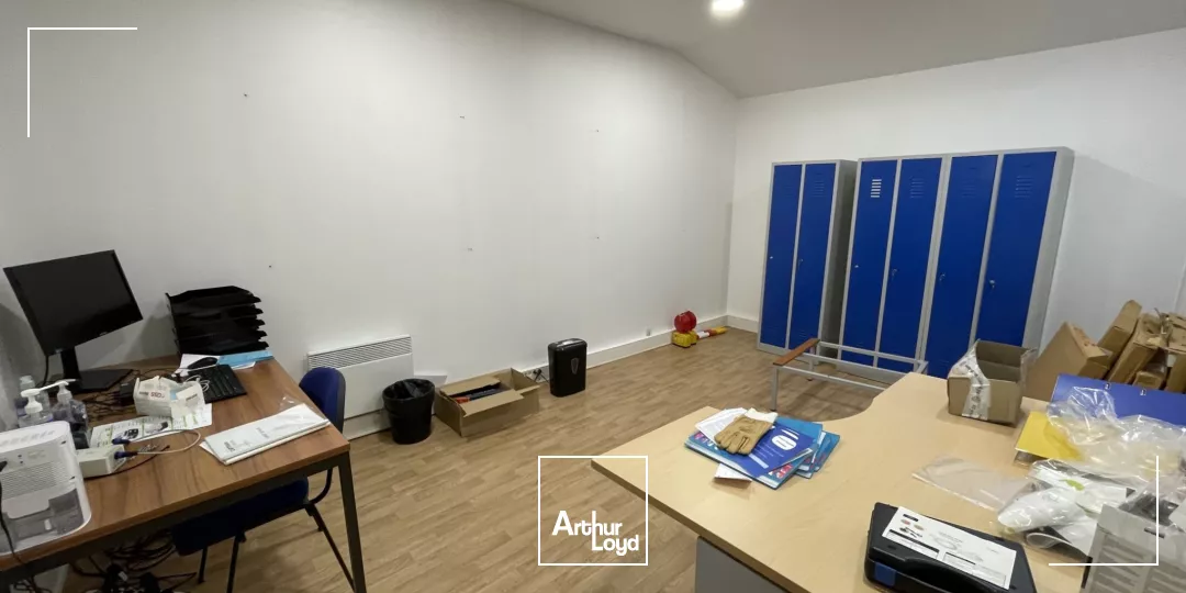  A LOUER - Local d'activité 