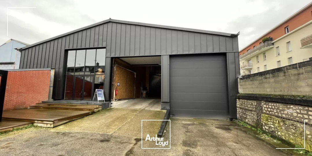 A LOUER - LOCAL D'ACTIVITE AVEC 1 QUAI