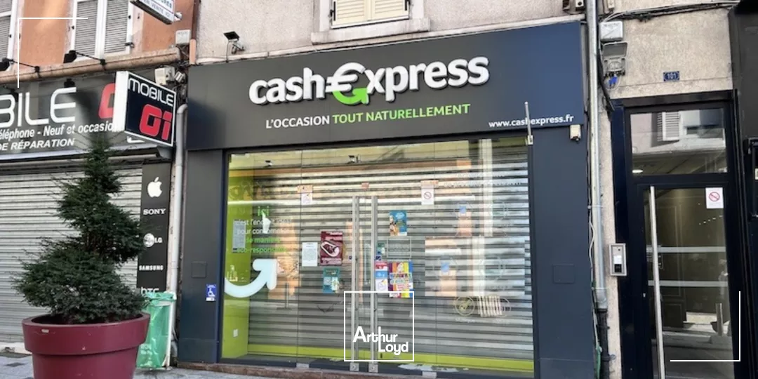 OYONNAX - CENTRE VILLE - LOCAL COMMERCIAL A LOUER