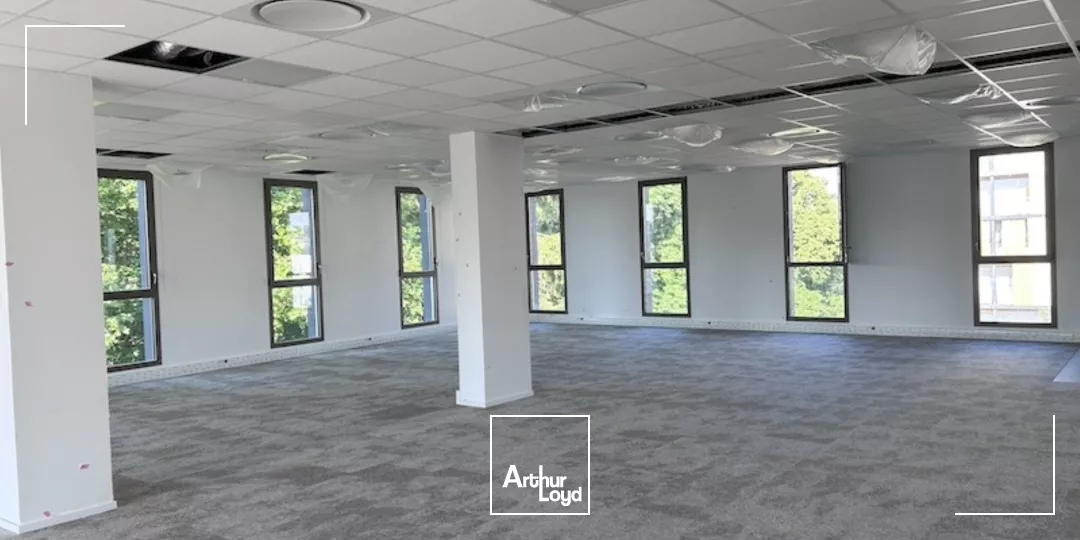 A VENDRE - A LOUER - MACON PROCHE CENTRE VILLE - bureaux neufs aux dernières normes environnementales avec balcons.