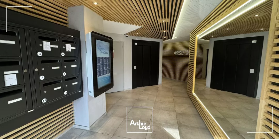 BUREAUX A LOUER SEYSSINS PROCHE DU RONDEAU AVEC PARKING FERME SECURISE