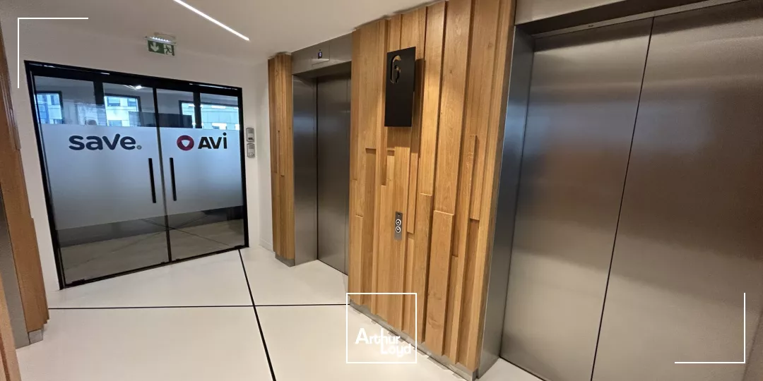 Bureaux à louer Plug & Play avec jardin