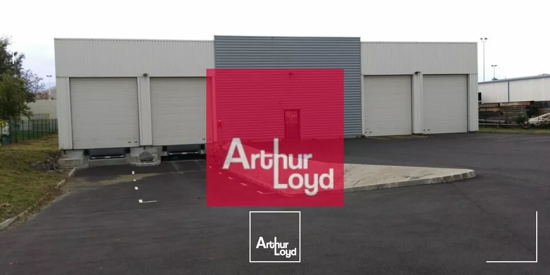 CLERMONT-FERRAND ZONE DES GRAVANCHES A LOUER LOCAL ACTIVITE 1950 M² - DEUX QUAIS