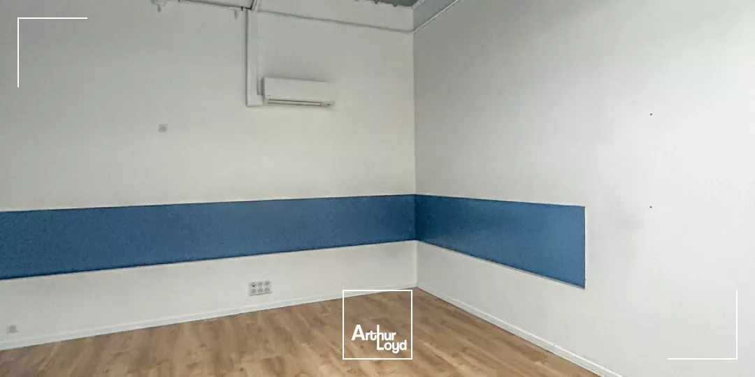 Local Commercial Accessible PMR avec Parking  Axe Très Passant - Brive