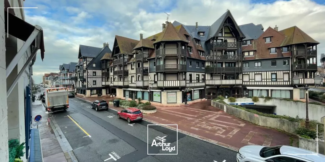 LOCAL COMMERCIAL vente à DEAUVILLE 14800