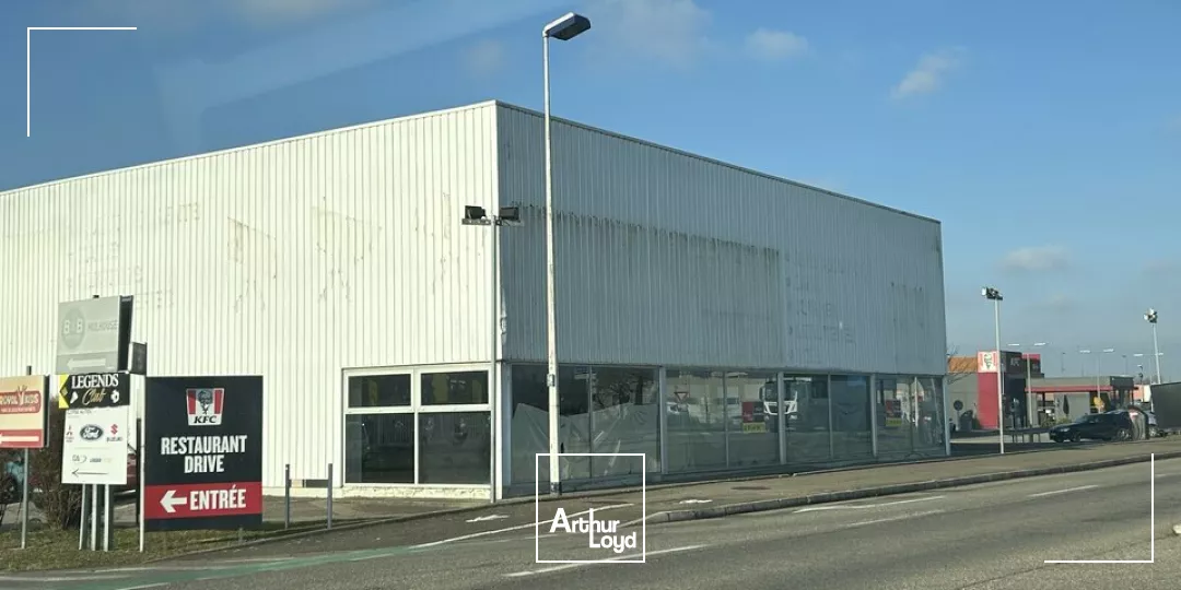 LOCAL COMMERCIAL à LOUER de 1059 m²