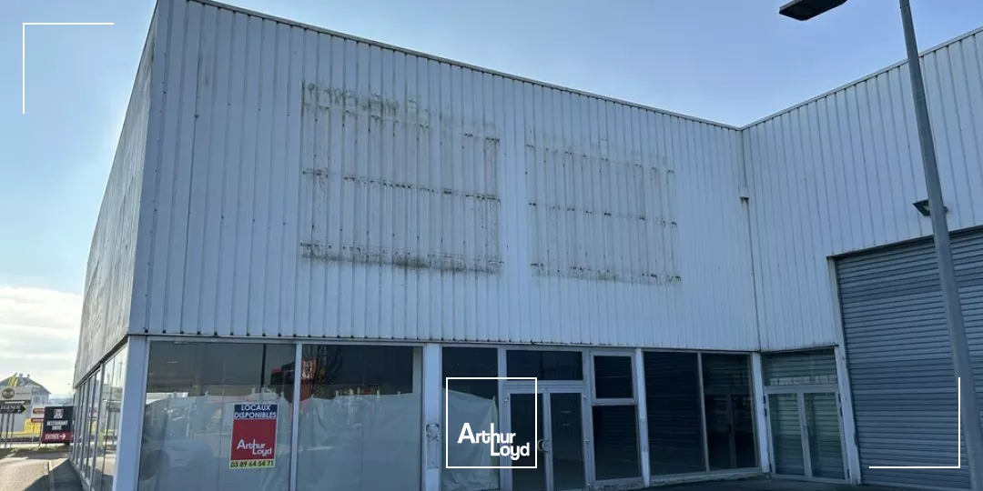 LOCAL COMMERCIAL à LOUER de 1059 m²