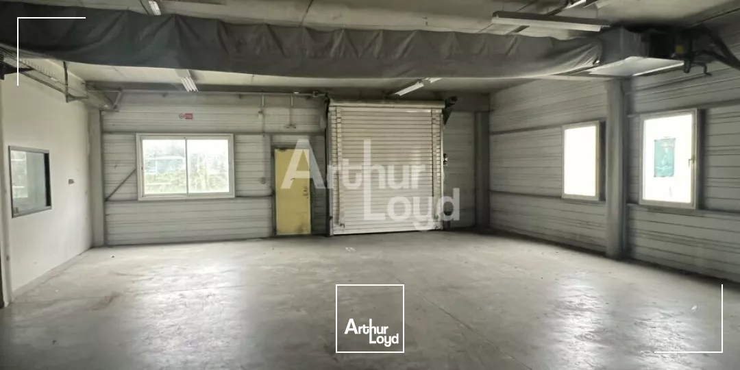 RENNES - LOCAL D'ACTIVITE A LOUER - 2 750 M² EN ZONE PREMIUM