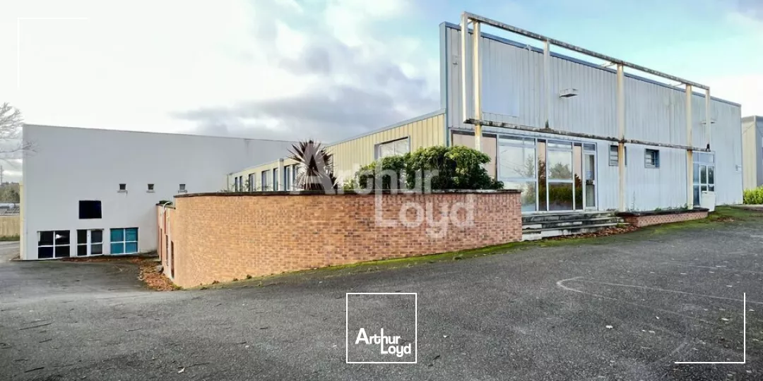 RENNES - LOCAL D'ACTIVITE A LOUER - 2 750 M² EN ZONE PREMIUM