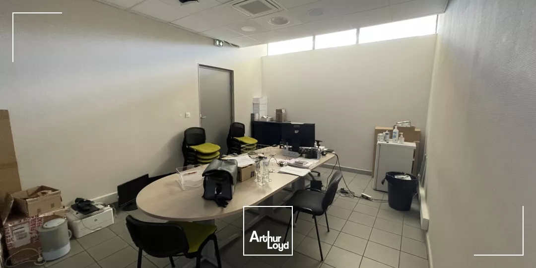 Locaux d'activités à louer - 1600 m2 - Axe direct autoroute