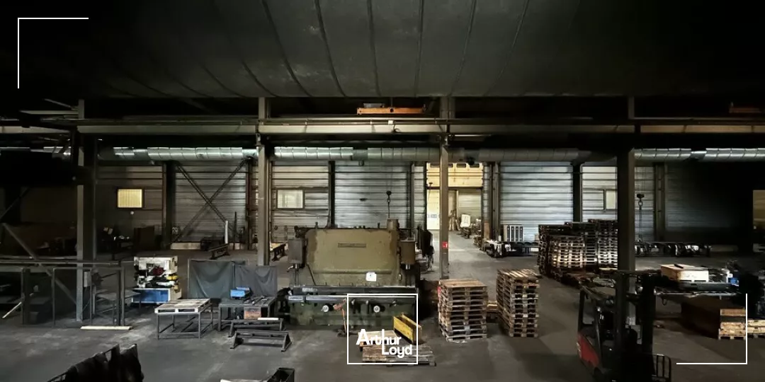 LOCAL D'ACTIVITE - ENTREPOT à VENDRE de 3700 m²
