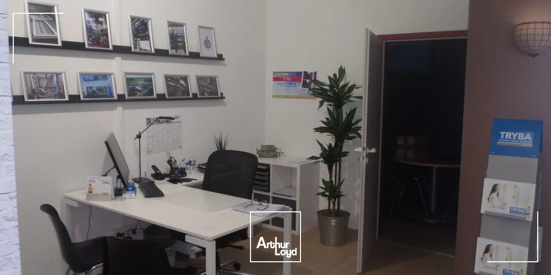 LOCAL COMMERCIAL à LOUER de 103 m²