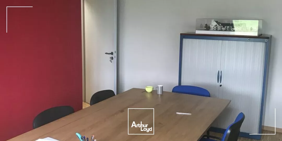 BUREAUX à VENDRE de 140 m²