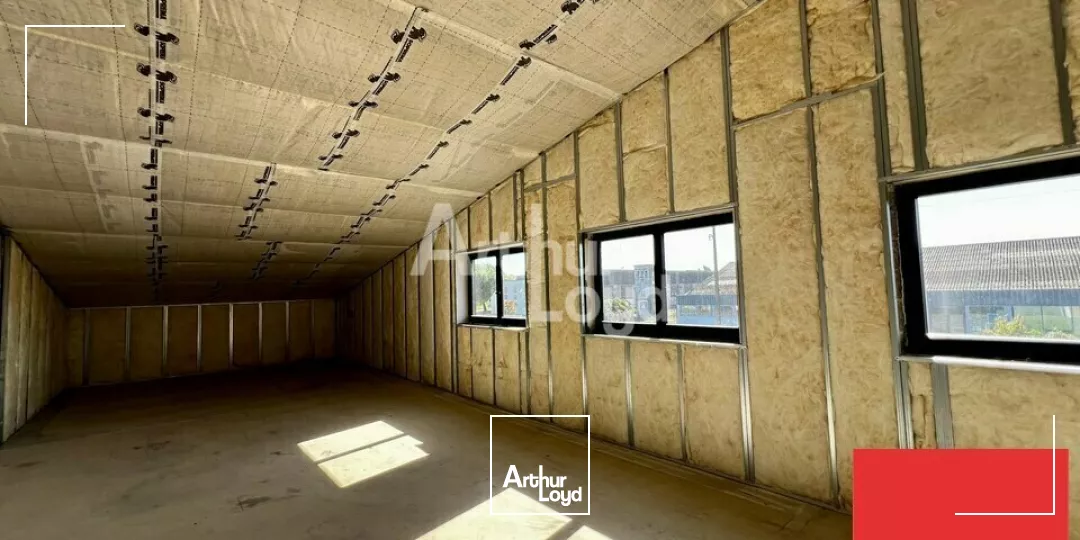 CHATELLERAULT LOCAUX D'ACTIVITES NEUF A VENDRE DE 270 M²