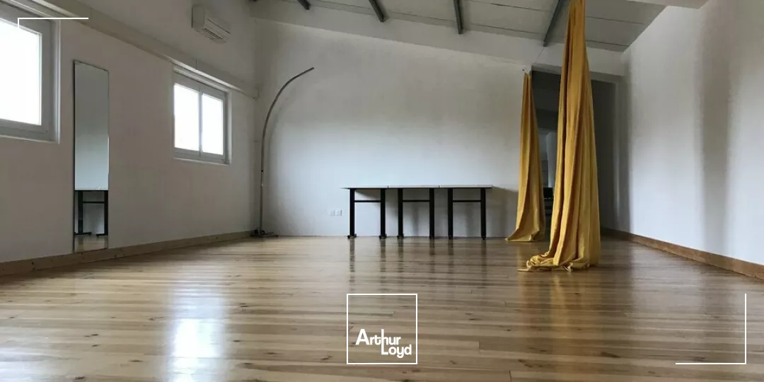 Bureaux 200 m² avec parking à 7 min de l'autoroute, opportunité unique !