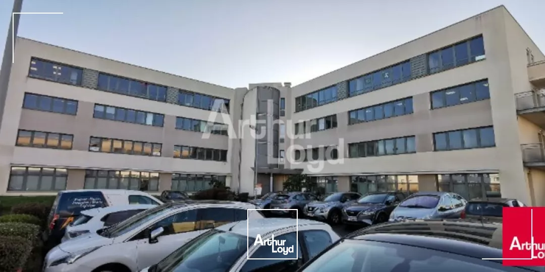 SAINT GREGOIRE - BUREAUX A VENDRE - 556 M²