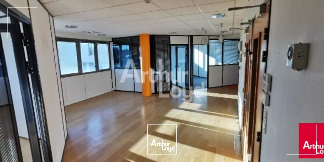 SAINT GREGOIRE - BUREAUX A VENDRE - 556 M²