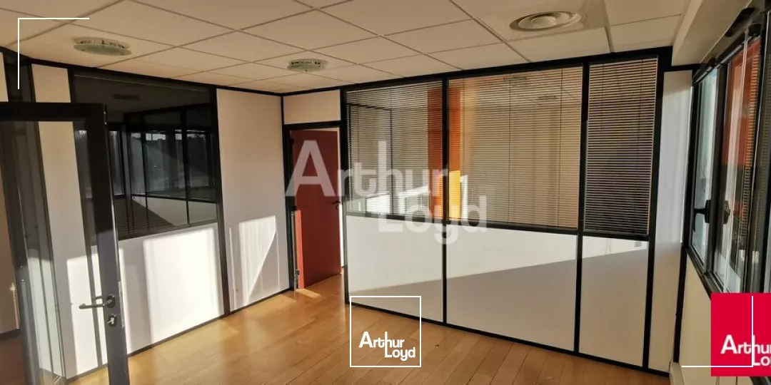 SAINT GREGOIRE - BUREAUX A VENDRE - 556 M²